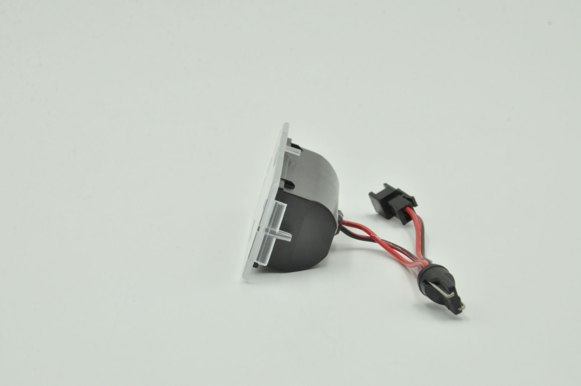 products/934/svetlo tablice opel insignia1.jpg - LED SIJALICE ZA OSVETLJENJE TABLICE - OPEL 031908 - Xenon Svetla Beograd